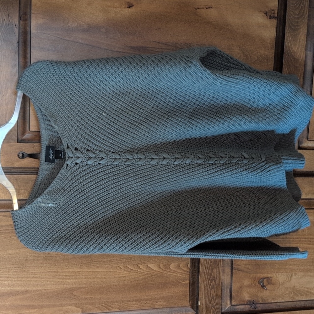 Day trip sweater